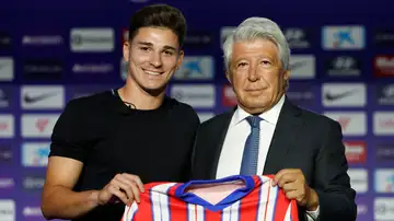 El Atlético de Madrid presenta a Julián Álvarez