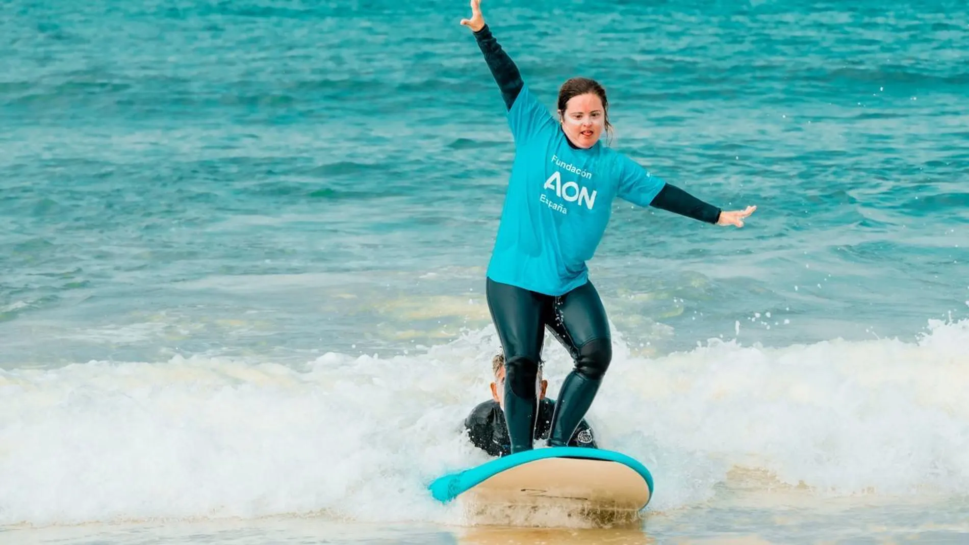 Una escuela de surf inclusiva para personas con discapacidad