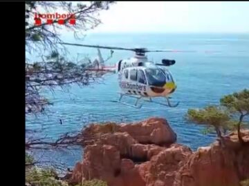 Una mujer herida grave tras caer al mar desde 10 metros de altura