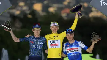 Tadej Pogacar, Jonas Vingegaard y Remco Evenepoel en el podio del Tour de Francia 2024